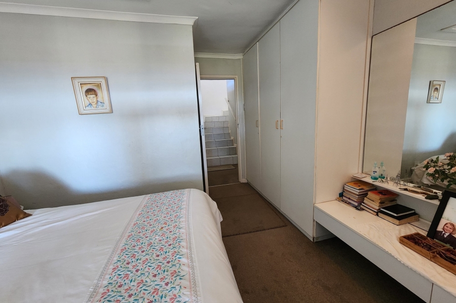 4 Bedroom Property for Sale in Wavecrest Eastern Cape